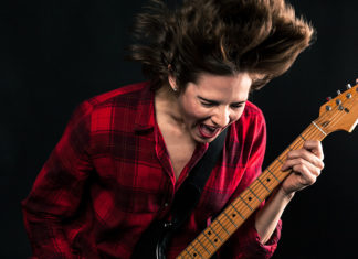 Seattle Symphony says “Fuck it”; becomes Pearl Jam cover band