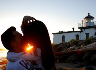 Romantic: Couple Watching Discovery Park Sunset Successfully Ignores Smell of Raw Sewage