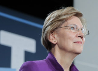 Minutes Before Hot Ohio Debate, Sen. Elizabeth Warren Still Obsessively Fantasizing About Seattle
