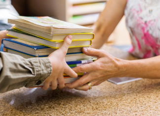Seattle Public Library to Start Paying People to Read a Damn Book