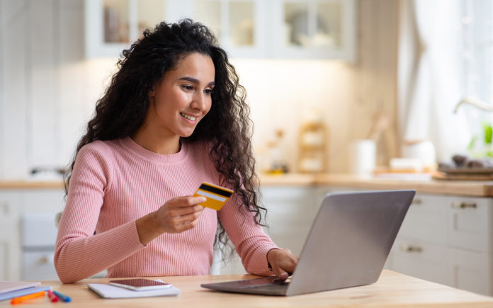 woman online shopping1600