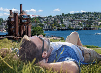 ‘Doesn’t Get Much Better Than This,’ Says Seattle Man Enjoying 37-Minute Window of Sunshine at Gas Works