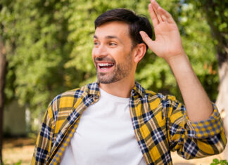 Sun-drunk Seattleite Accidentally Says ‘Hello’ to Stranger